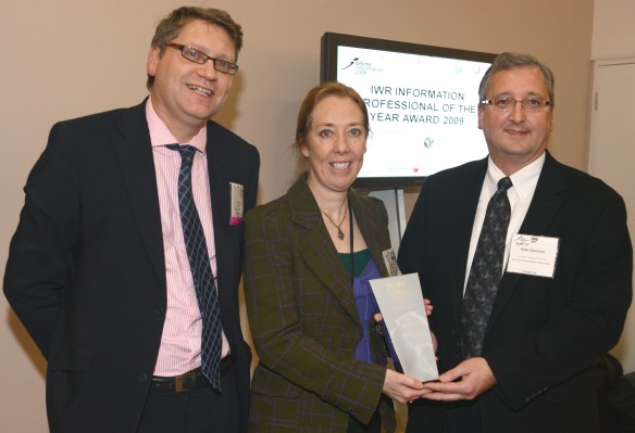 Hazel Hall is announced 2009 IWR Information Professional of the Year at Online 2009