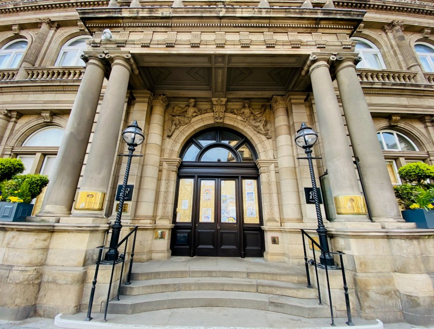 Balmoral Hotel, boarded up